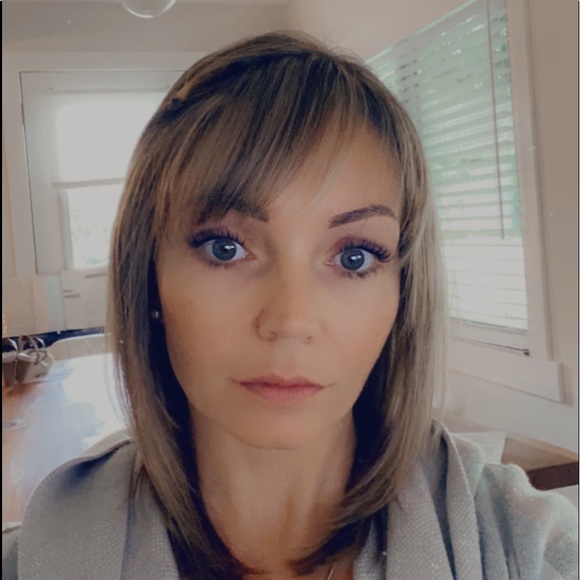 Meet your Posher, Stephanie - Picture 1 of 1